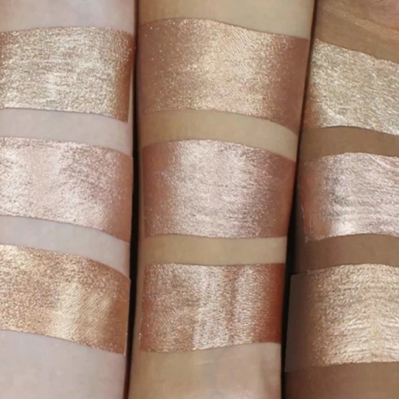 Highlighter ILIMINATOR ICONIC ✨️ - Picture 8 of 15